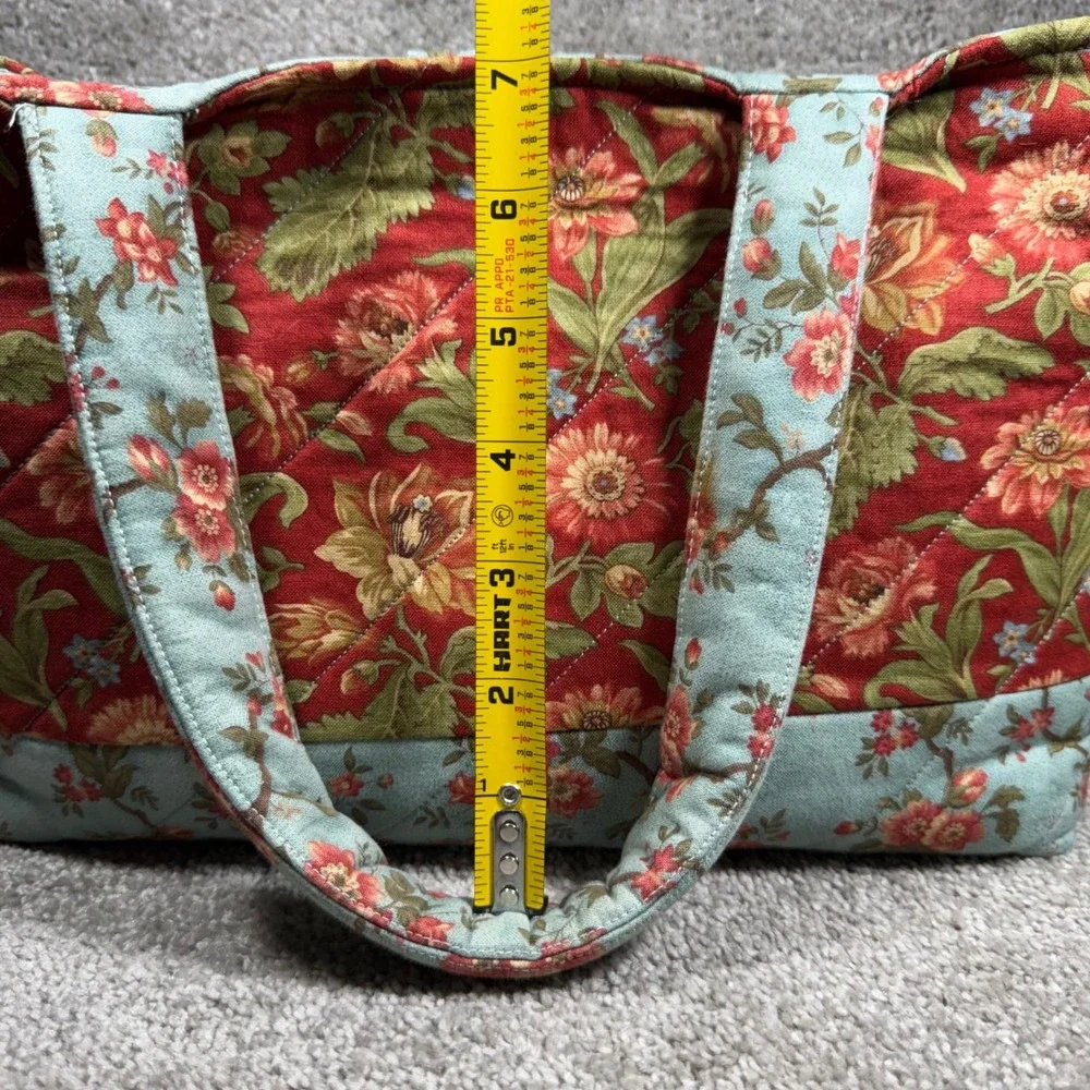 Hazelnut Hill Tote Bag Red Blue Floral Quilted Button Closure Cottagecore
